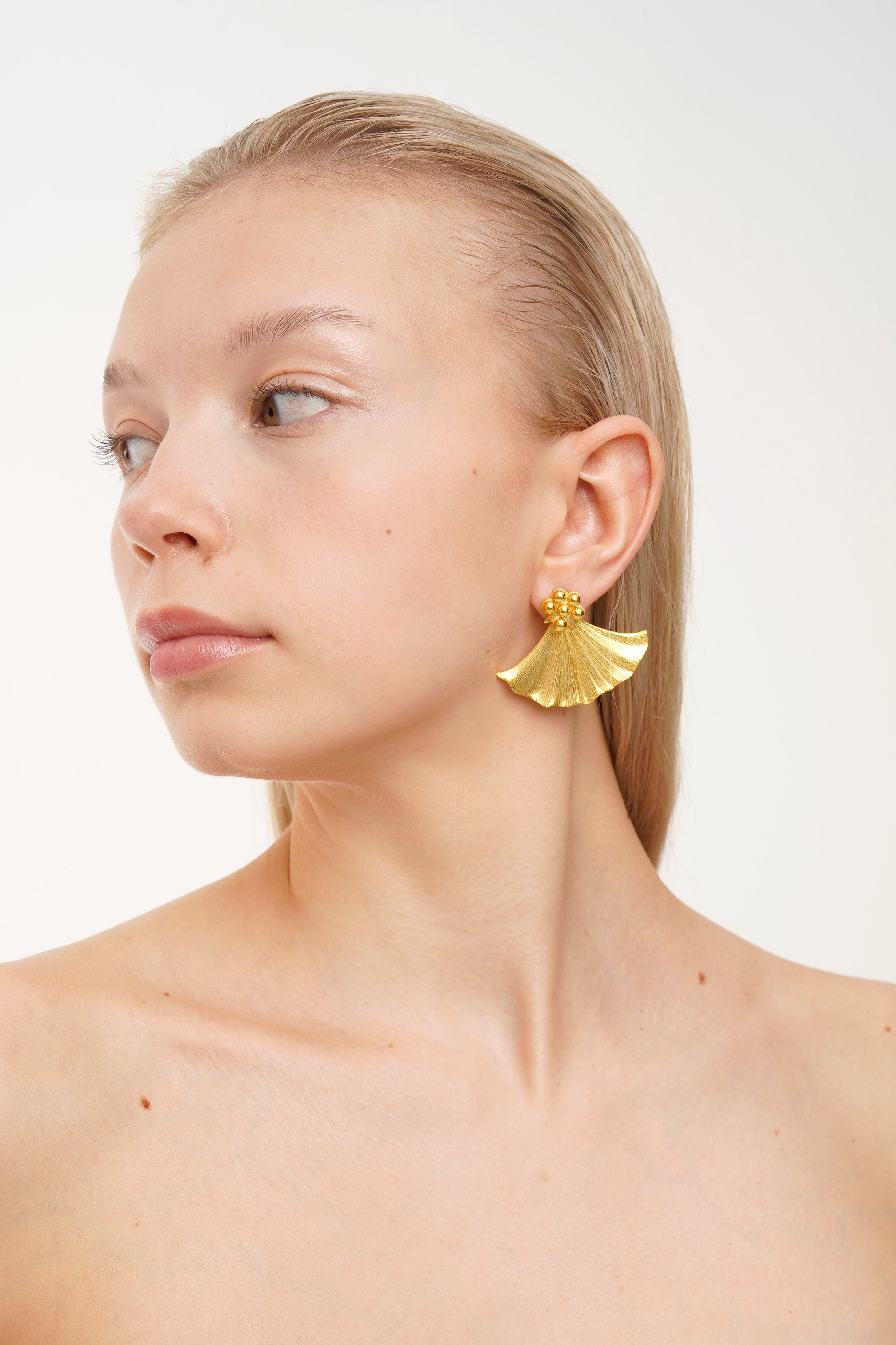 IVY LARGE GINKGO GOLD EARRINGS