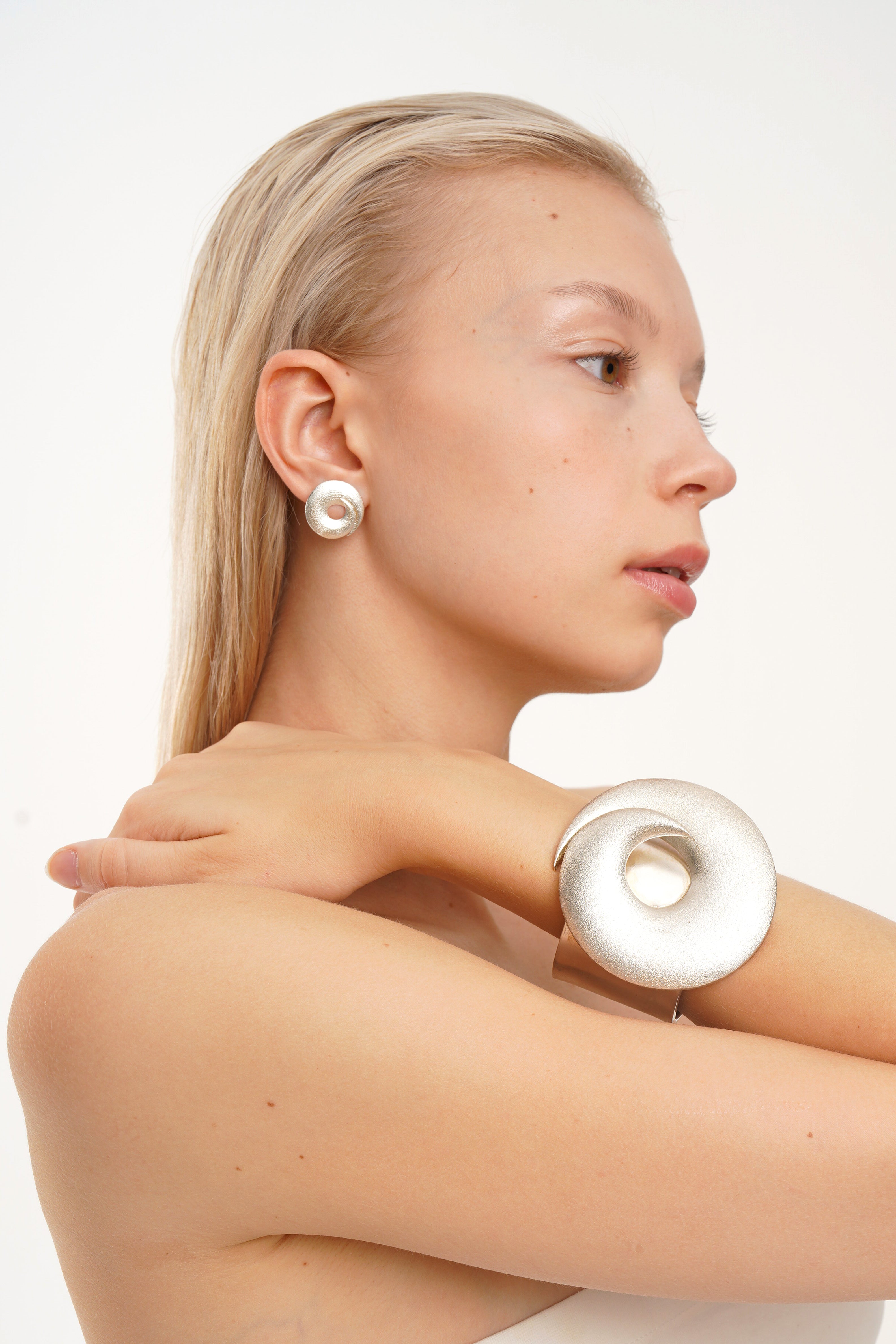 ACRUX CUFF BRACELET, 18K WHITE GOLD