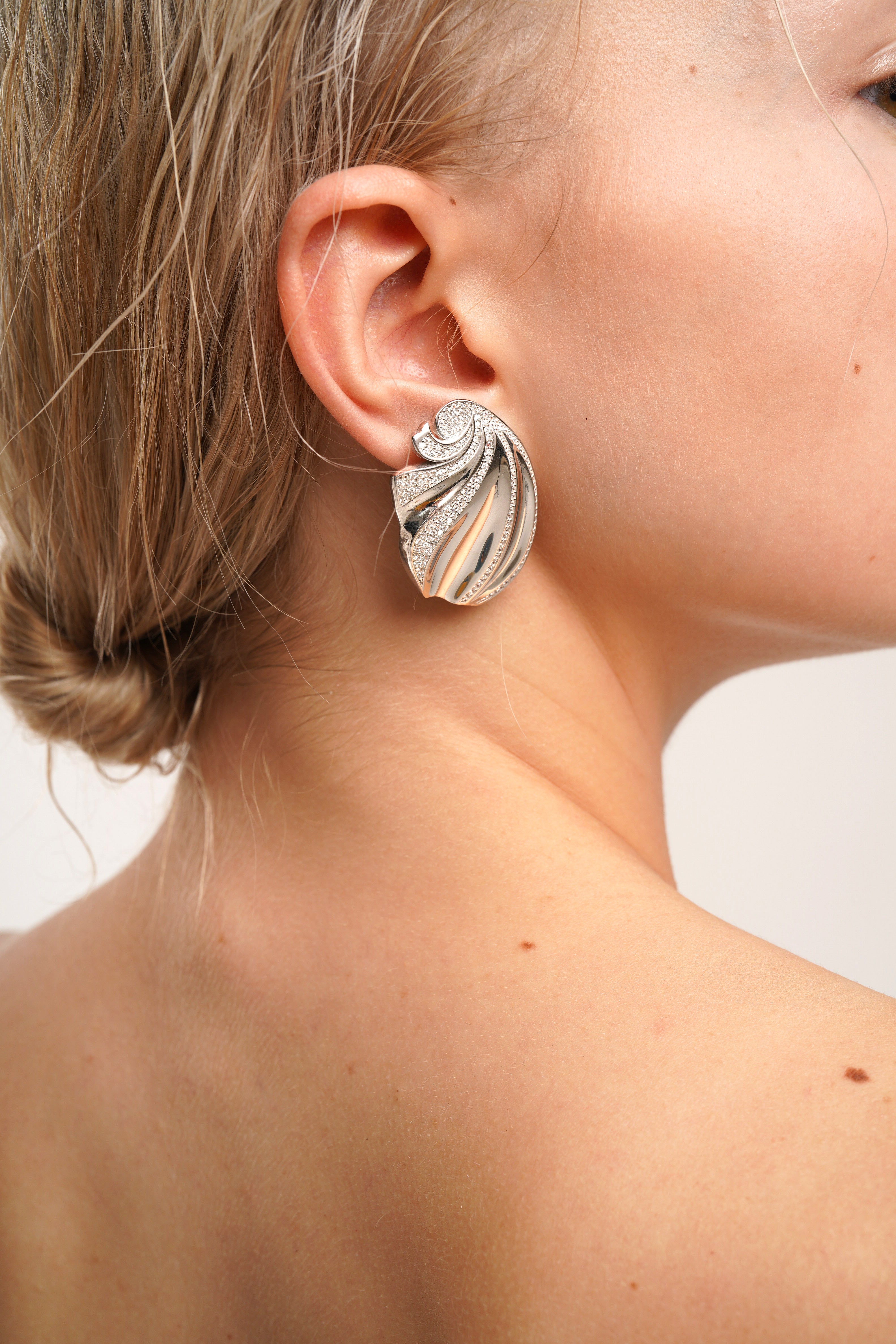 ESTIA CRYSTAL SILVER EARRINGS