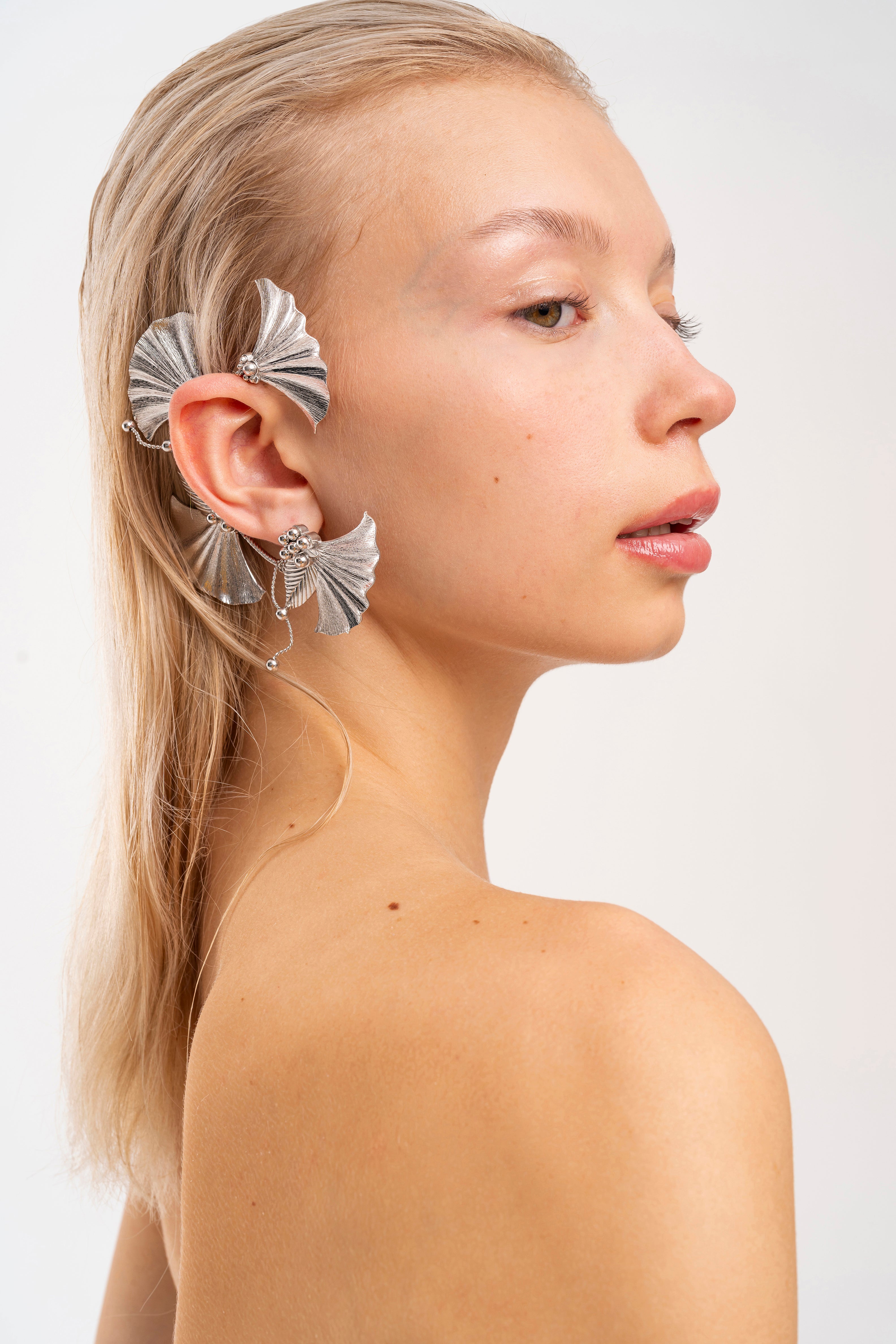TWISTED IVY SILVER EAR CUFF