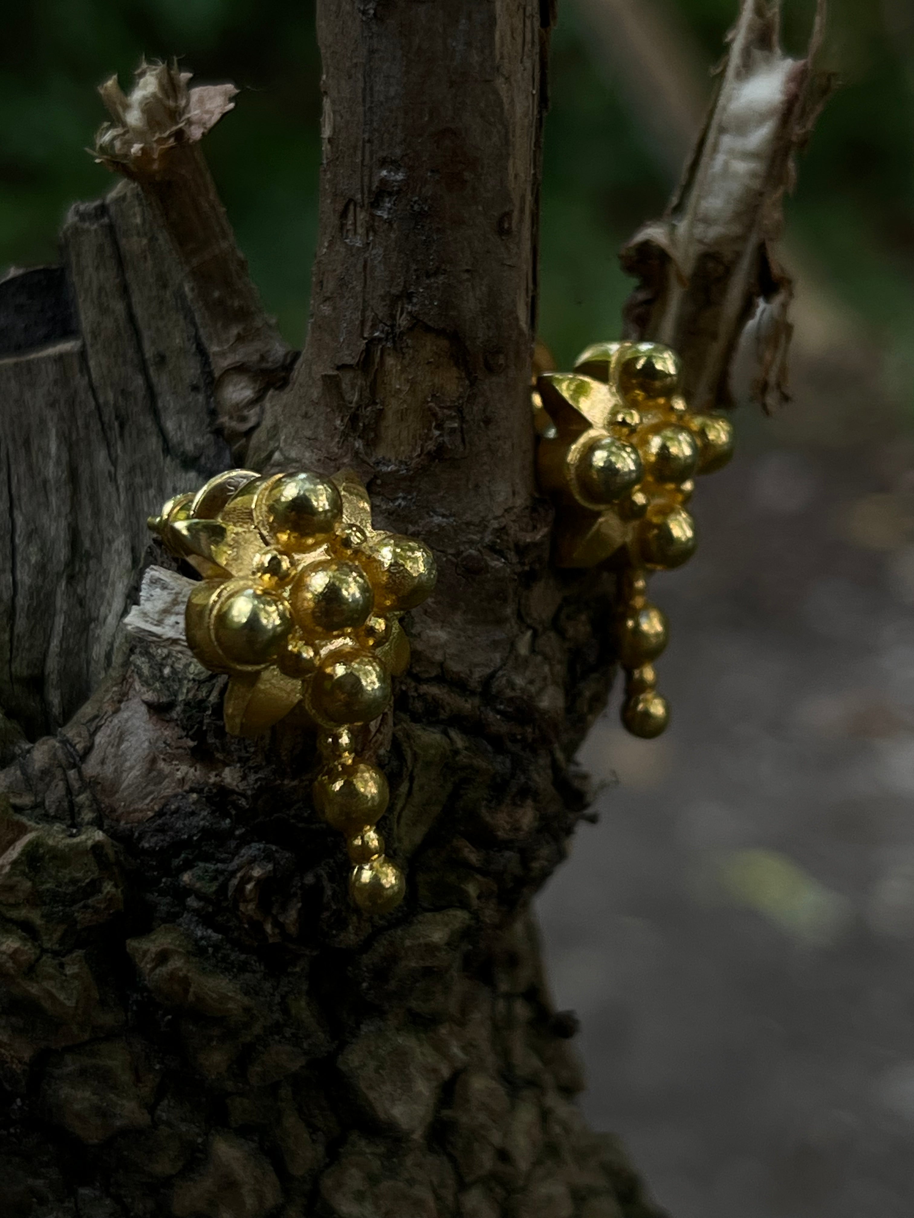 IVY DROP GOLD EARRINGS