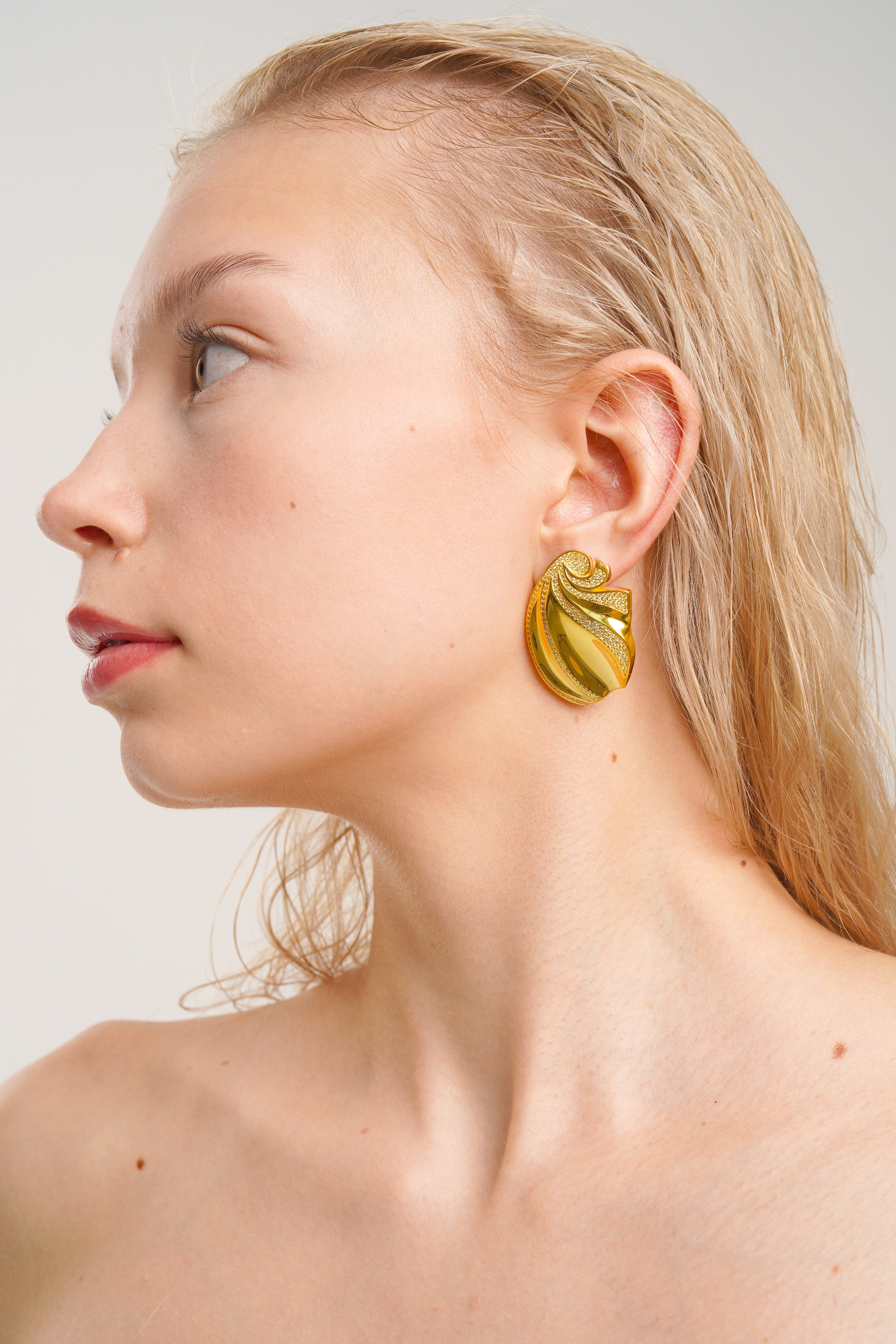 ESTIA CRYSTAL EARRINGS, 18K YELLOW GOLD