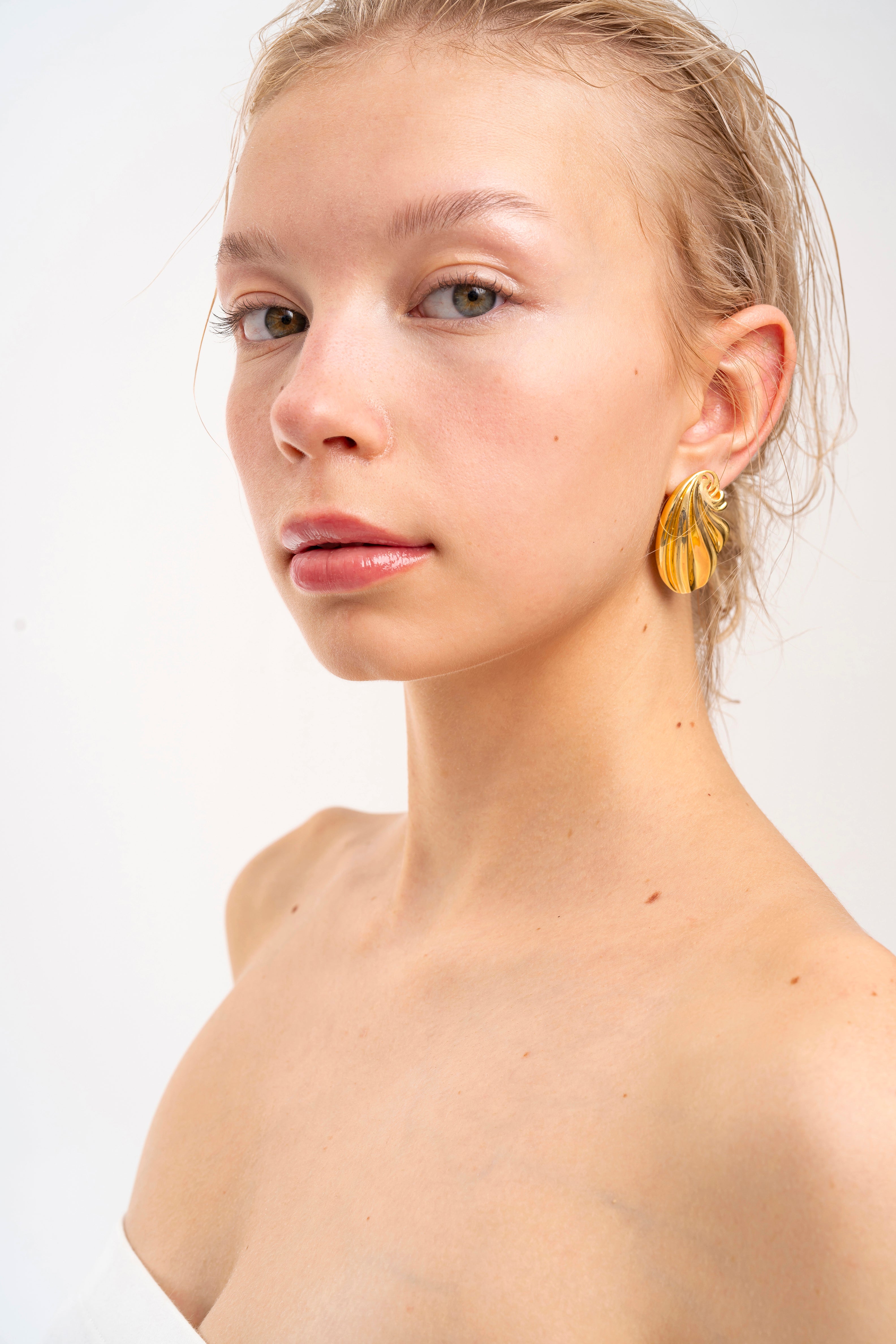 ESTIA GOLD EARRINGS