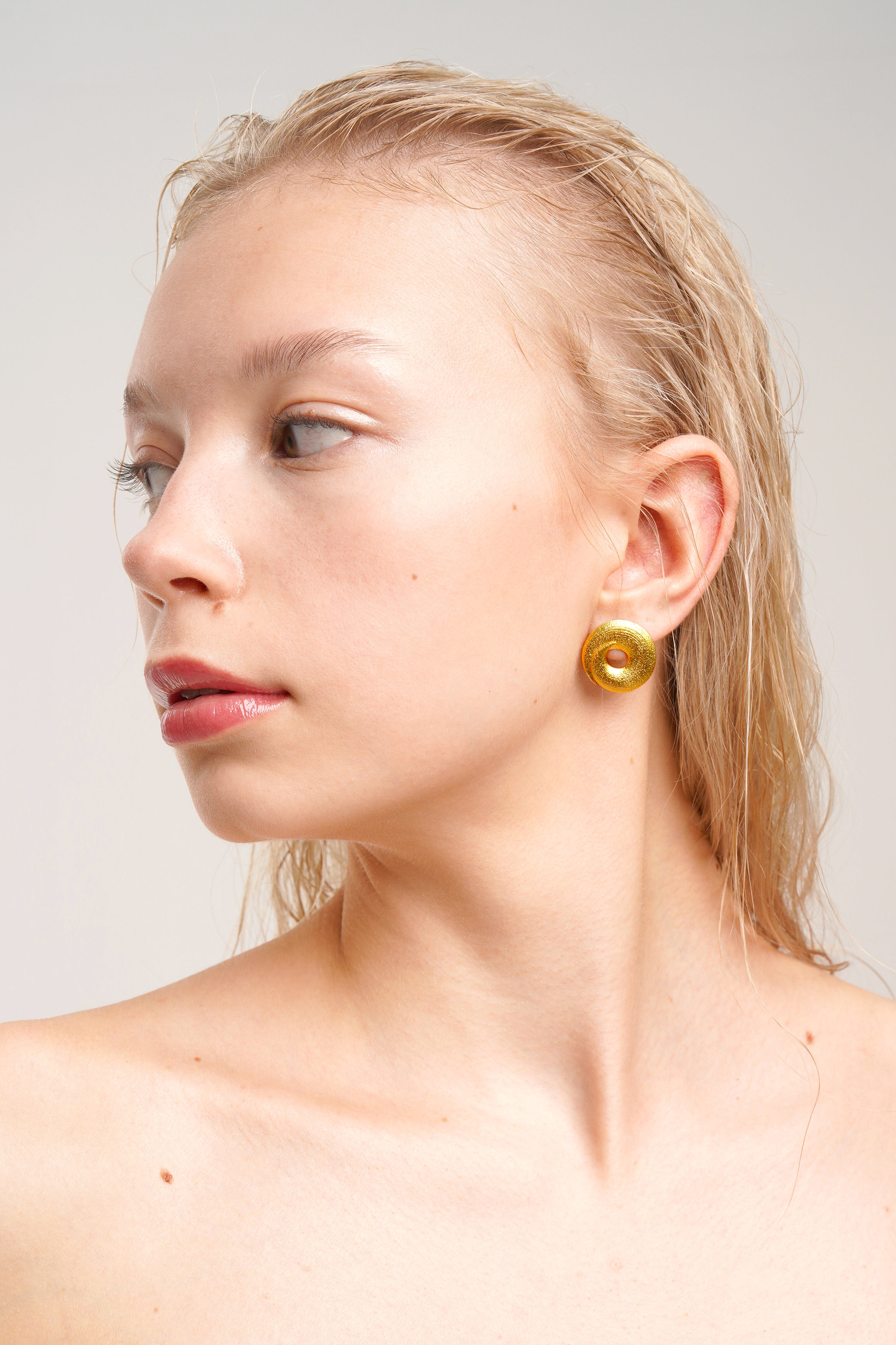 ACRUX EARRINGS, 18K YELLOW GOLD